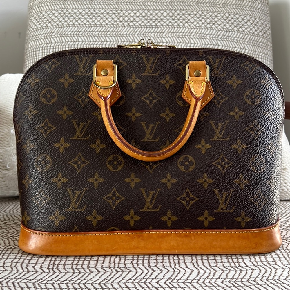 *Authentic* Louis Vuitton Monogram Alma handbag